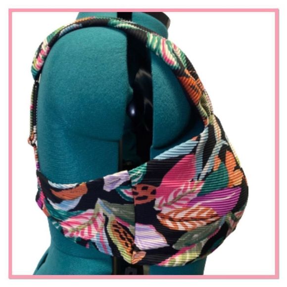 Time & Tru Size 3X Wide Strap V Wire Floral Bikini Top - Picture 5 of 13